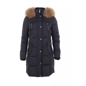 Rock and blue jacka med äkta päls  - Säljer en svart lång vinterjacka ifrån Rockandblue, med äkta päls. Köptes för cirka 5000kr, men jag säljer den för endast 3000kr! Matchande mössa går att köpa till, se bild. Finns att hämta i Solna, kan eventuellt mötas upp. Skickas ej. Självklart tvättas jackan innan köp🥰