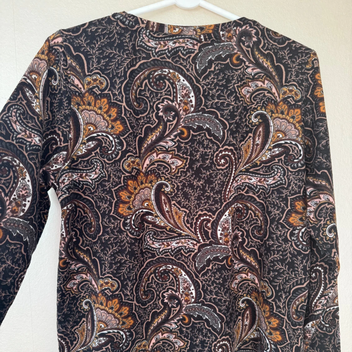Paisleymönstrad tröja i brunt från Fransa - 3