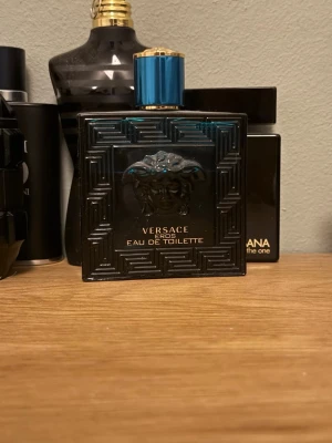 Versace Eros Eau de Toilette 100ml  - Versace Eros Eau de Toilette 60ml kvar. 