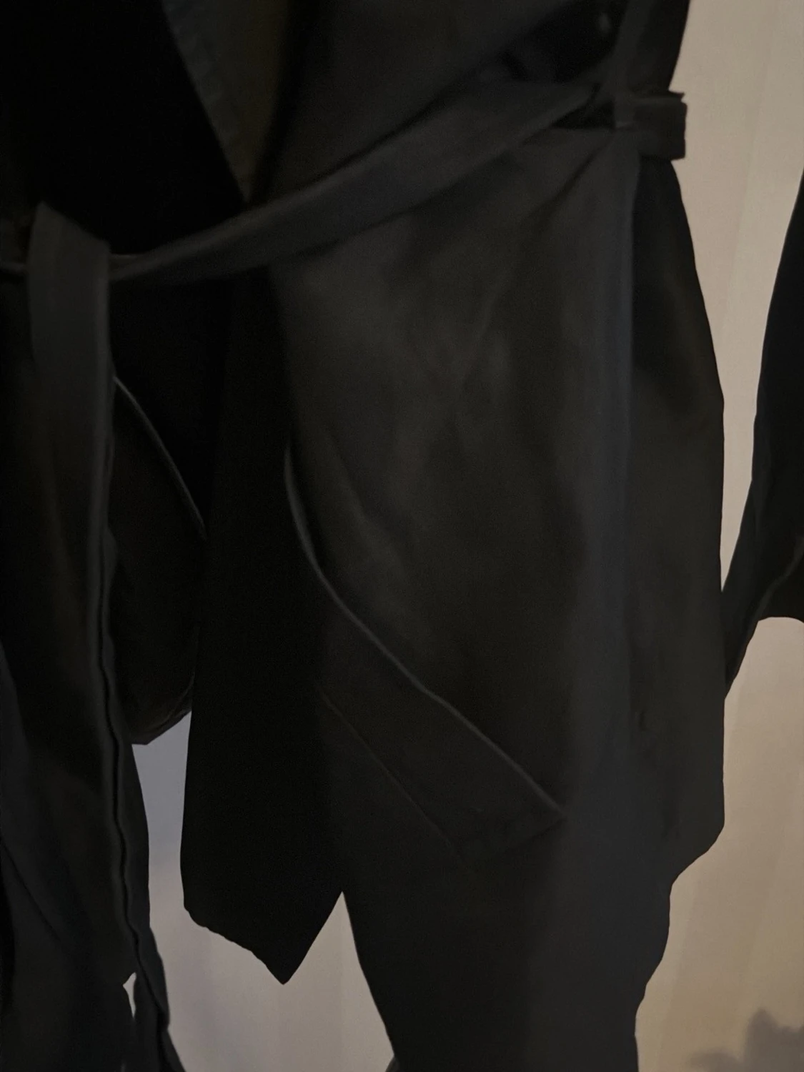 Svart trenchcoat från PIÚ & PIÚ - 3