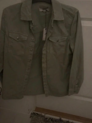Grön sommar jacka - Jätte snygg jacka perfekt till sommaren helt ny