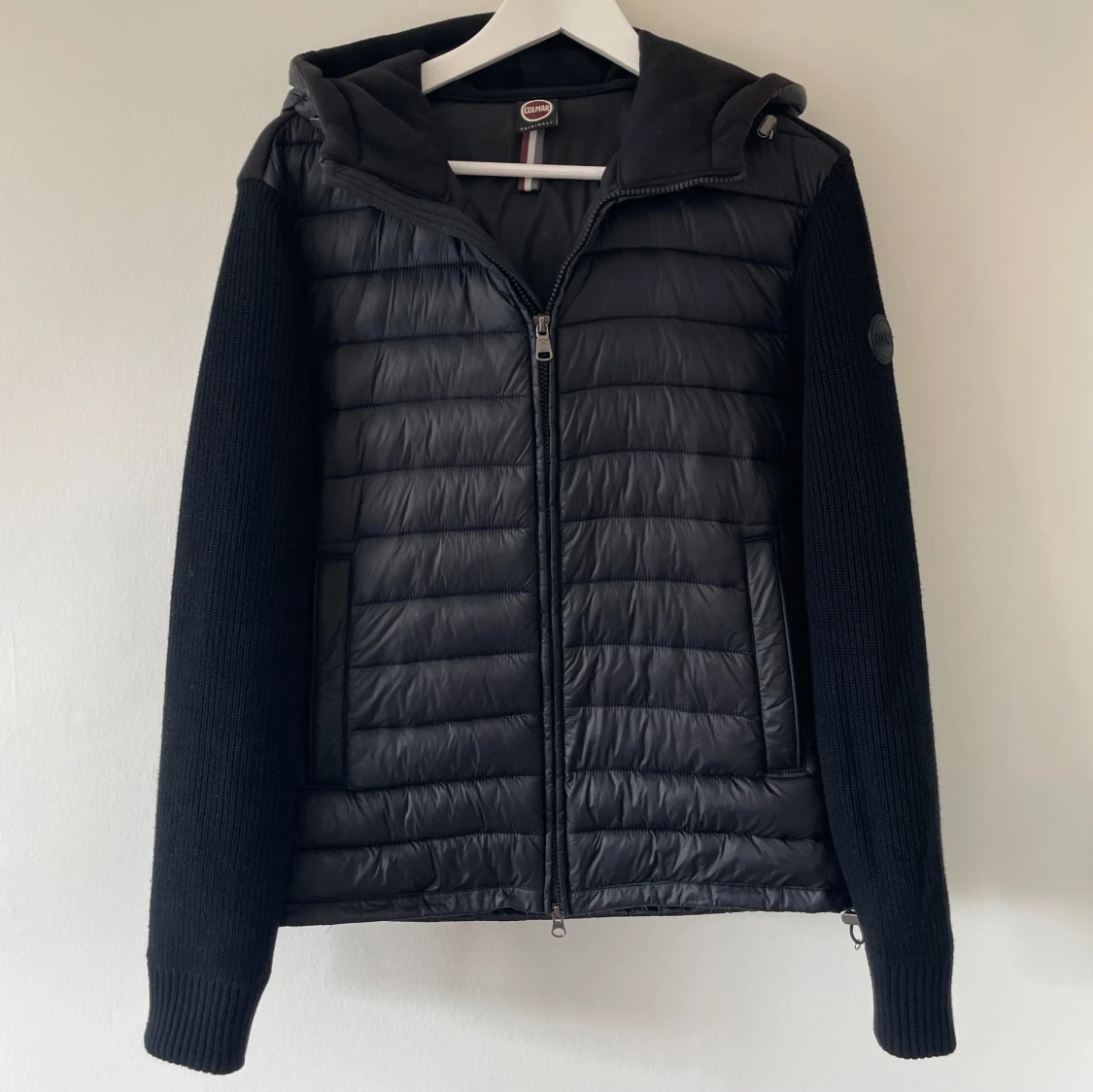 Svart Cardigan från Colmar