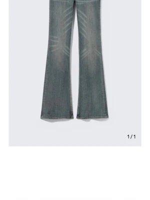 Söker!  - Söker cheap Monday jeans i modell, booty bei low waist, i alla färger inprincip. Storlek 23/30 inget över 300 kr