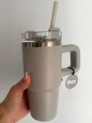 Tumblr cup - Tumblr cup / mugg / termos helt ny Passar perfekt att ha med i bilen/handen/väskan. Kan hålla både varmt och kallt.