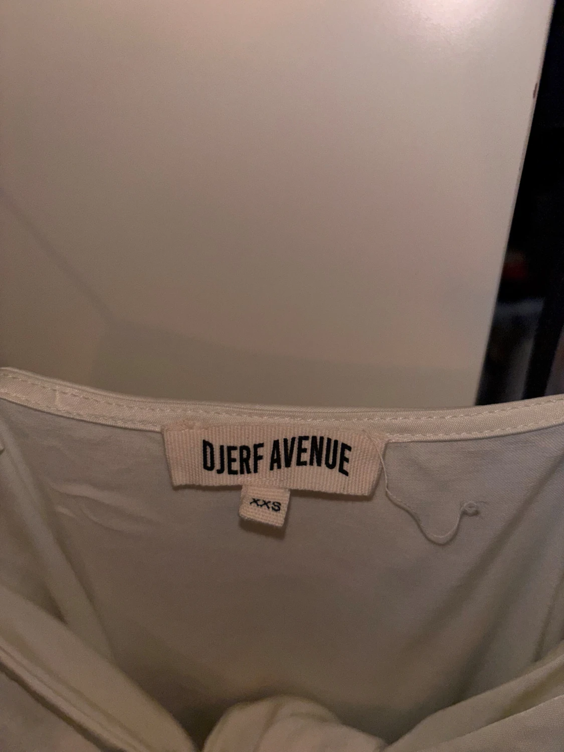 Vit omlott linnetopp från Djerf Avenue - 1