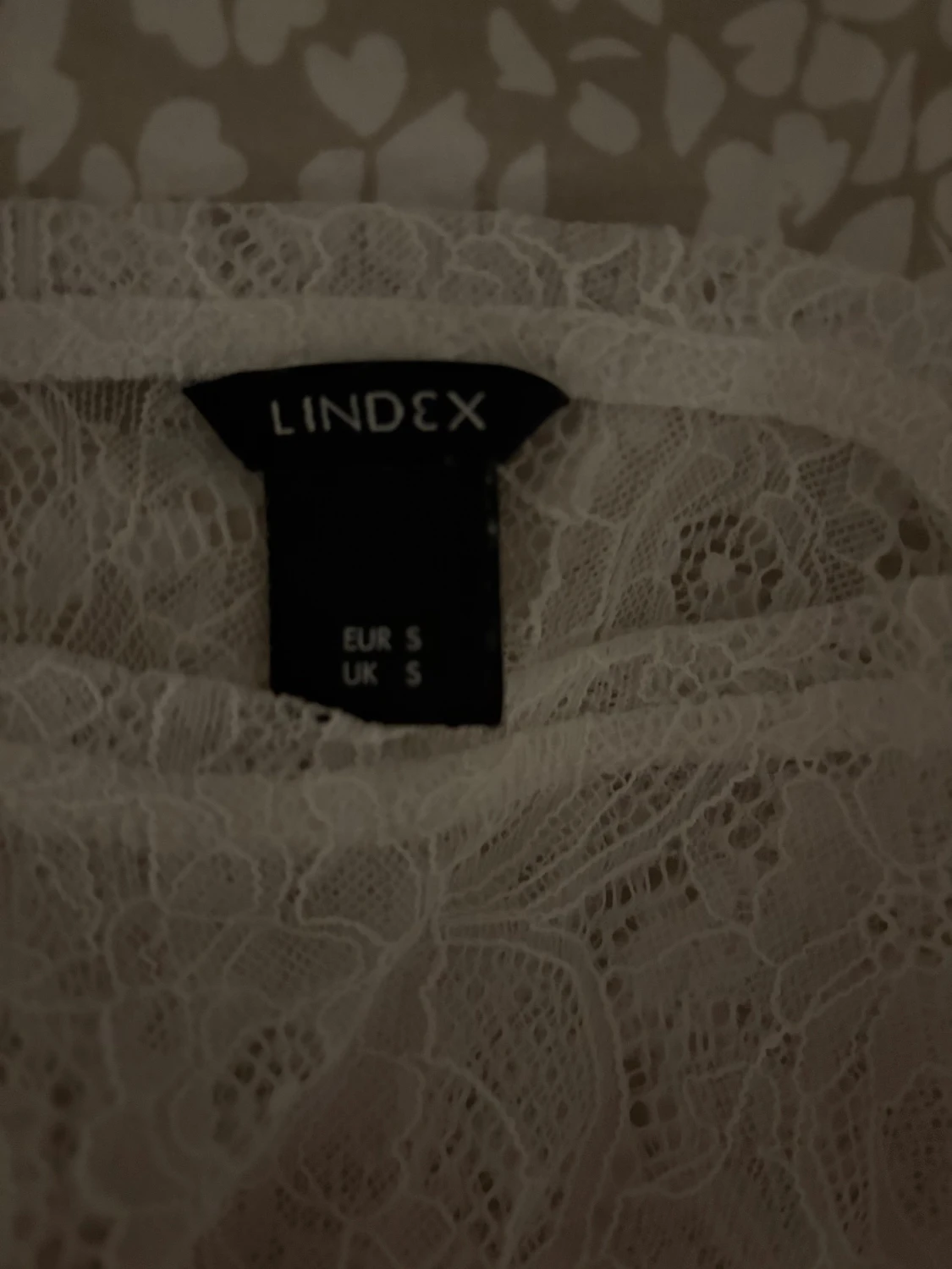Vit spetsblus från Lindex - 1