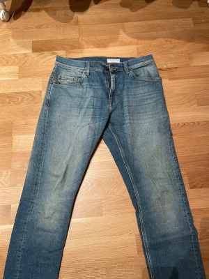 Tiger of Sweden jeans - Säljer ett par tiger of Sweden jeans i storlek 30/32. Använda två gånger så mycket gott skick.