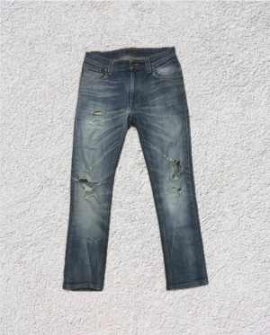 Selvege Nudie Jeans - Fint skick, snygga slitningar. Pris endast 599