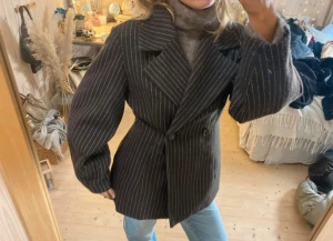 Figursydd kavaj jacka - SÅÅ snygg