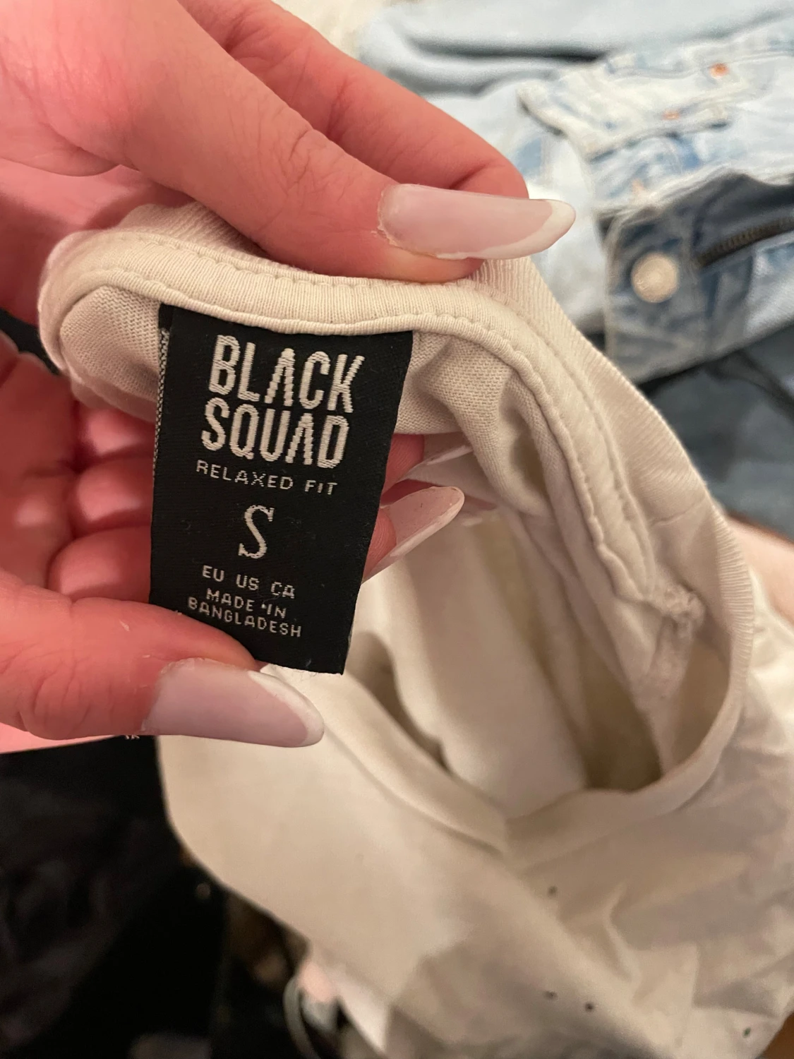 vit t-shirt från Black Squad S - 2