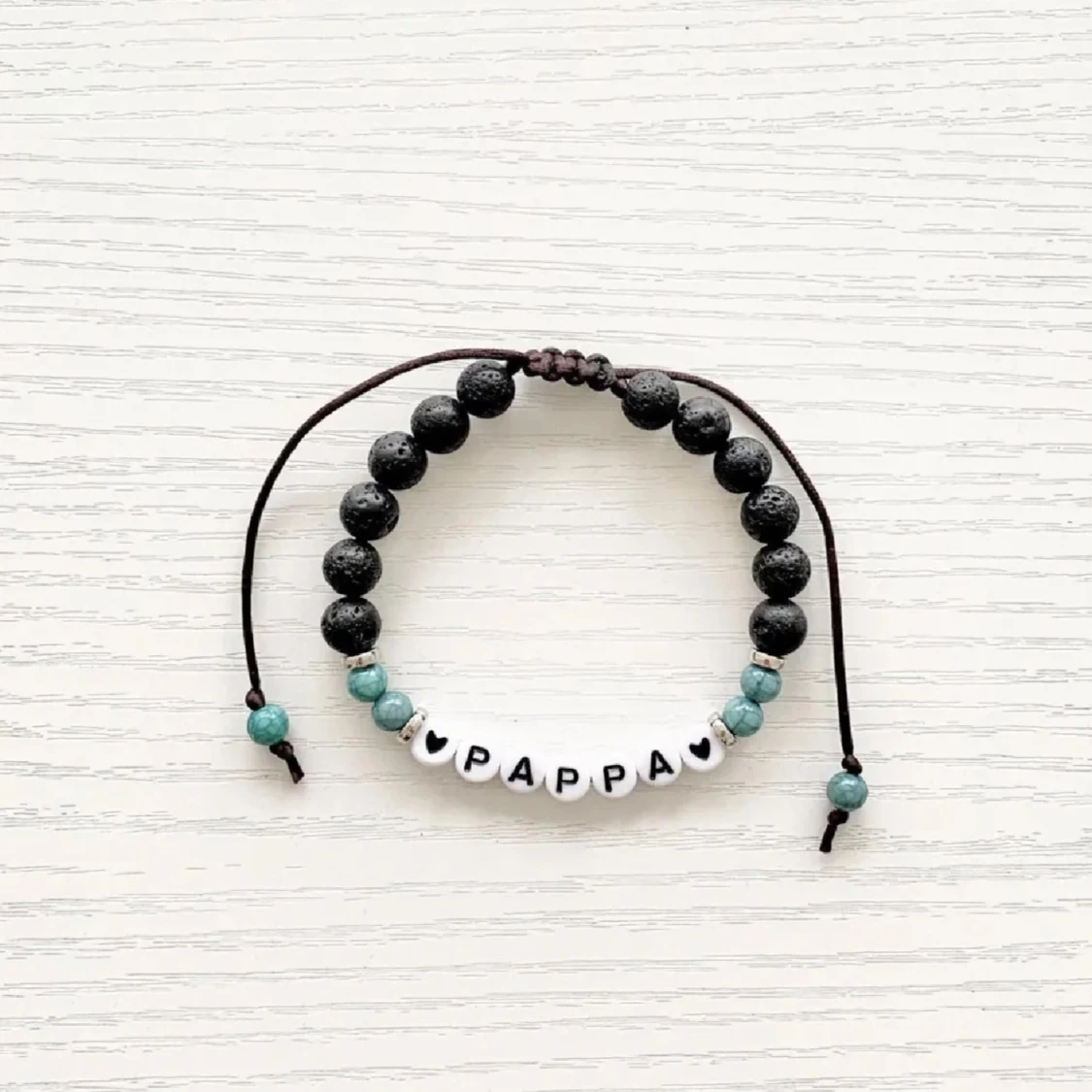 Makramé armband (Nytt armband görs vid varje köp!)