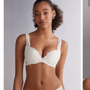 vit intimissimi bh  - Jättefin vit intimissi bh🥰