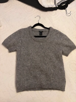 Grå stickad tröja från Lindex - Mysig grå stickad tröja från Lindex i storlek S.❣️❣️