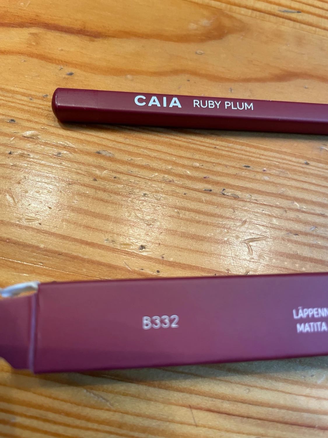 Läppenna från CAIA - Ruby Plum - 1