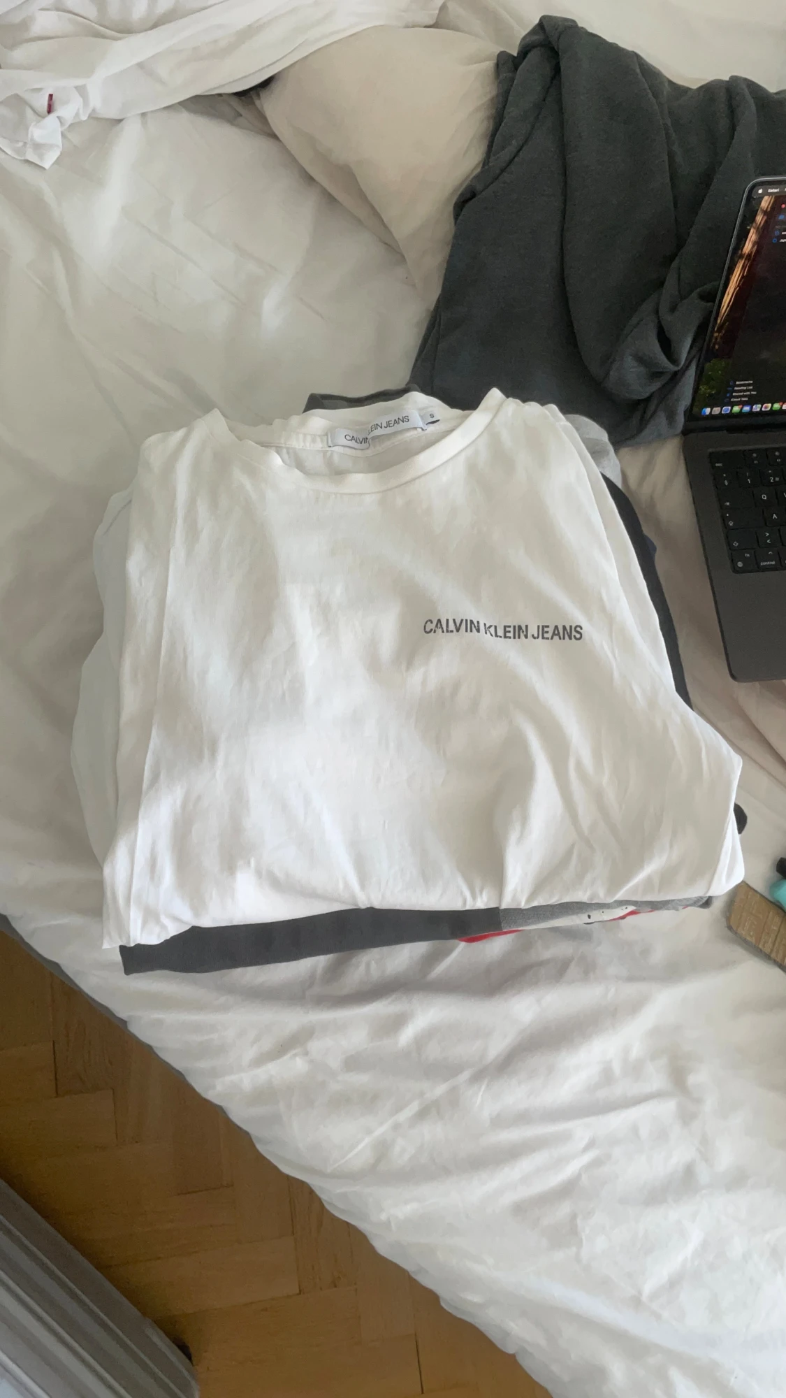 Vit t-shirt från Calvin Klein Jeans - 1