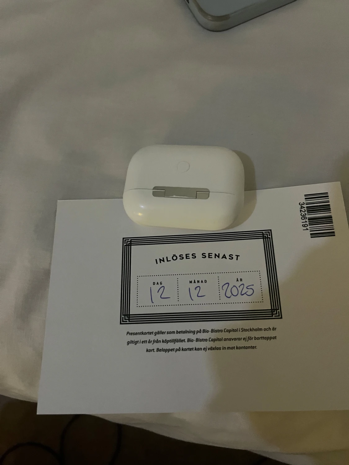 Presentkort – Capitol Bio & BistroVärde: 500 krPris: 400 krHelt oanvänt. - 1