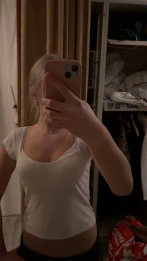 Vit uringad tröja från Nelly - Jättefin💕💕💕