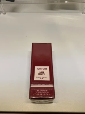 Tom Ford Lost Cherry - Säljer en oöppnad Lost Cherry från Tom Ford 50 ml för halva priset. (Ord 3900 kr)Fraktar samma dag 🎁