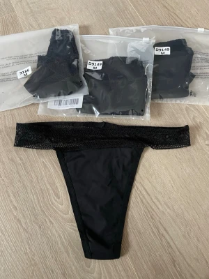 Menstrosor 4 par strl S - Nya oprövade menstrosor storlek M men skulle säga att de är mer som en stril S, superbra att ha på gymmet tex! Orginalpris 339kr styck