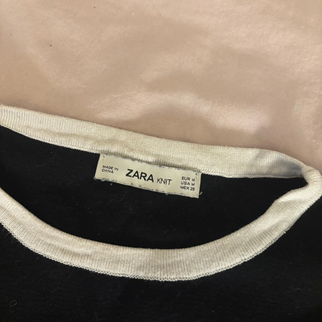 Svart stickad topp från Zara - 1