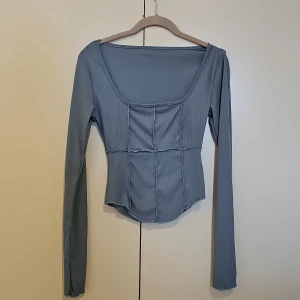 Topp från shein  - Bara hänger i garderoben, inte använt den. Har provat. 