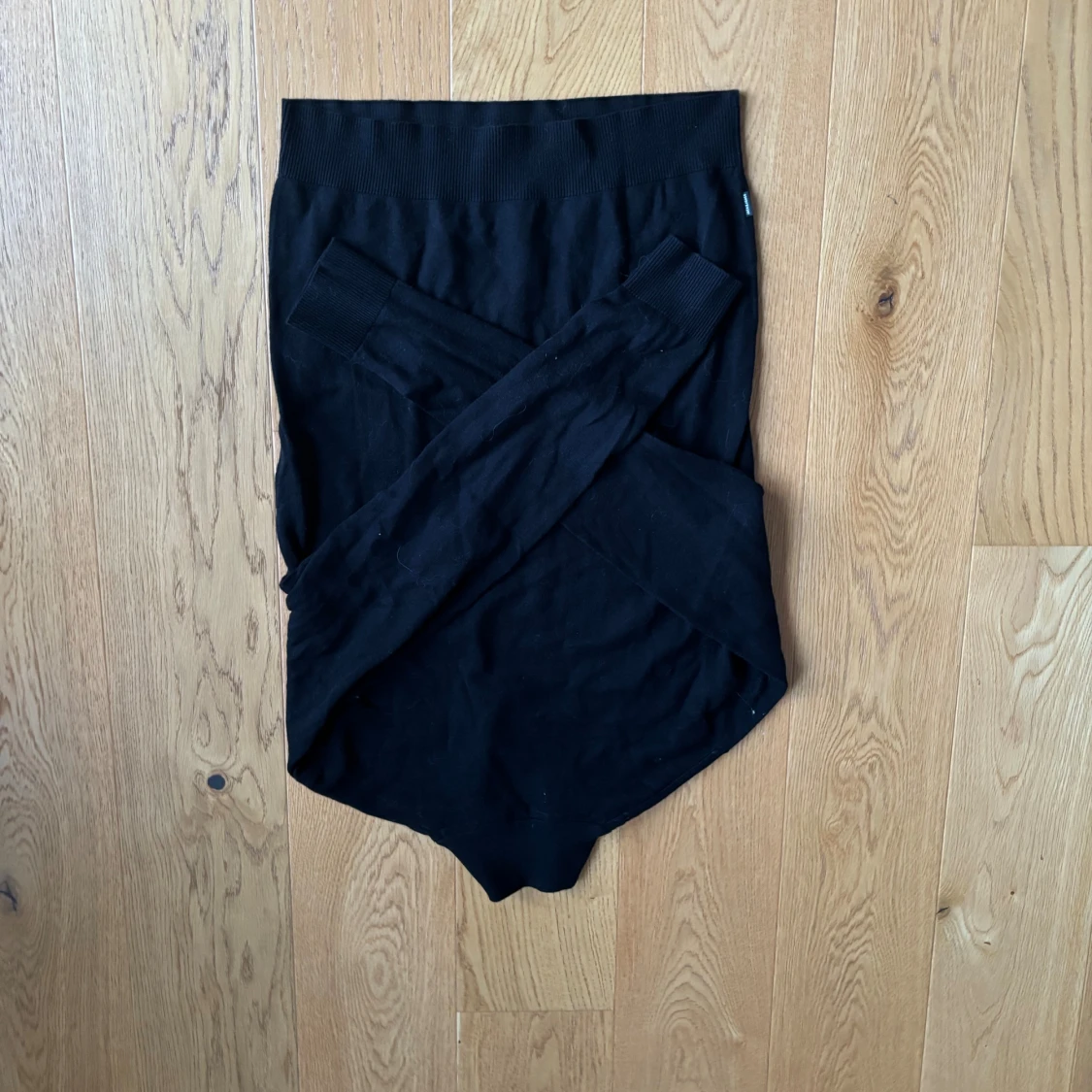 Svart omlottkjol från Jack & Jones  - 1