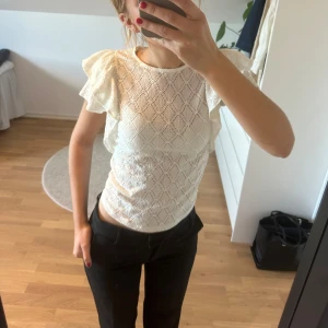Söt tröja! - Söt topp från Holly & Whyte! Säljer då den inte används. I superbra skick❤️