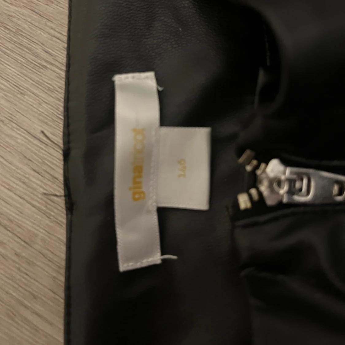 Svarta bootcut skinnbyxor - 2