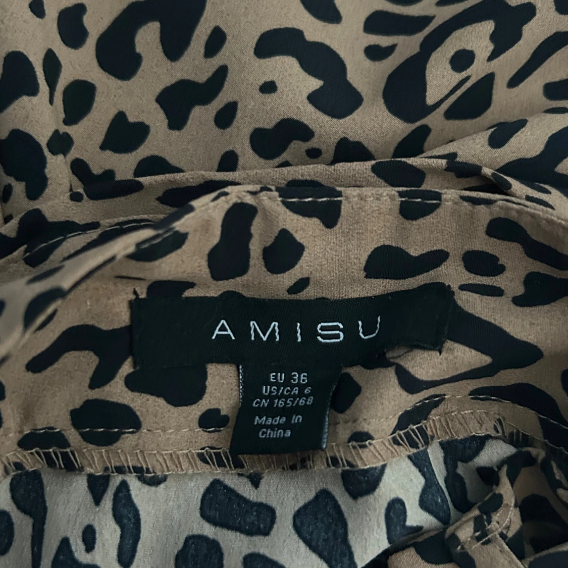 Leopardmönstrad omlottkjol med knyt - 4