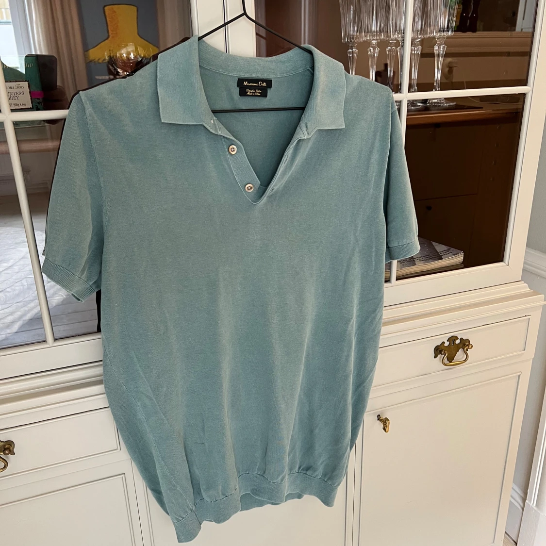 Ljusblå pikétröja från Massimo Dutti