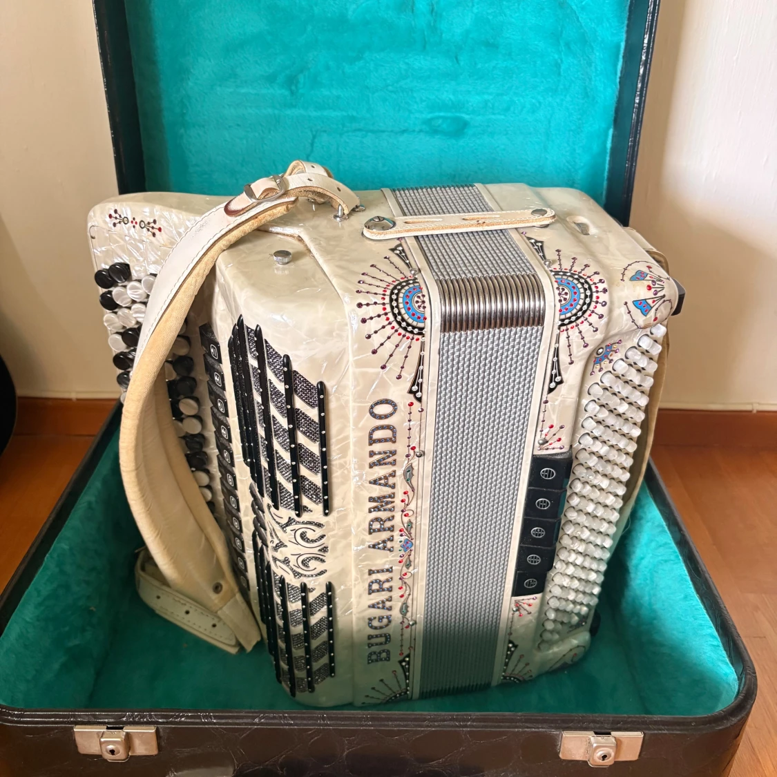 Bugari Armando Dragspel