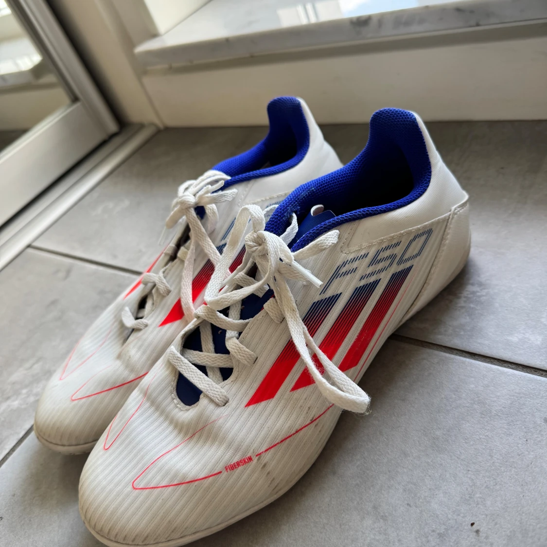 Adidas F50 vita fotbollsskor 41⅓ - 1