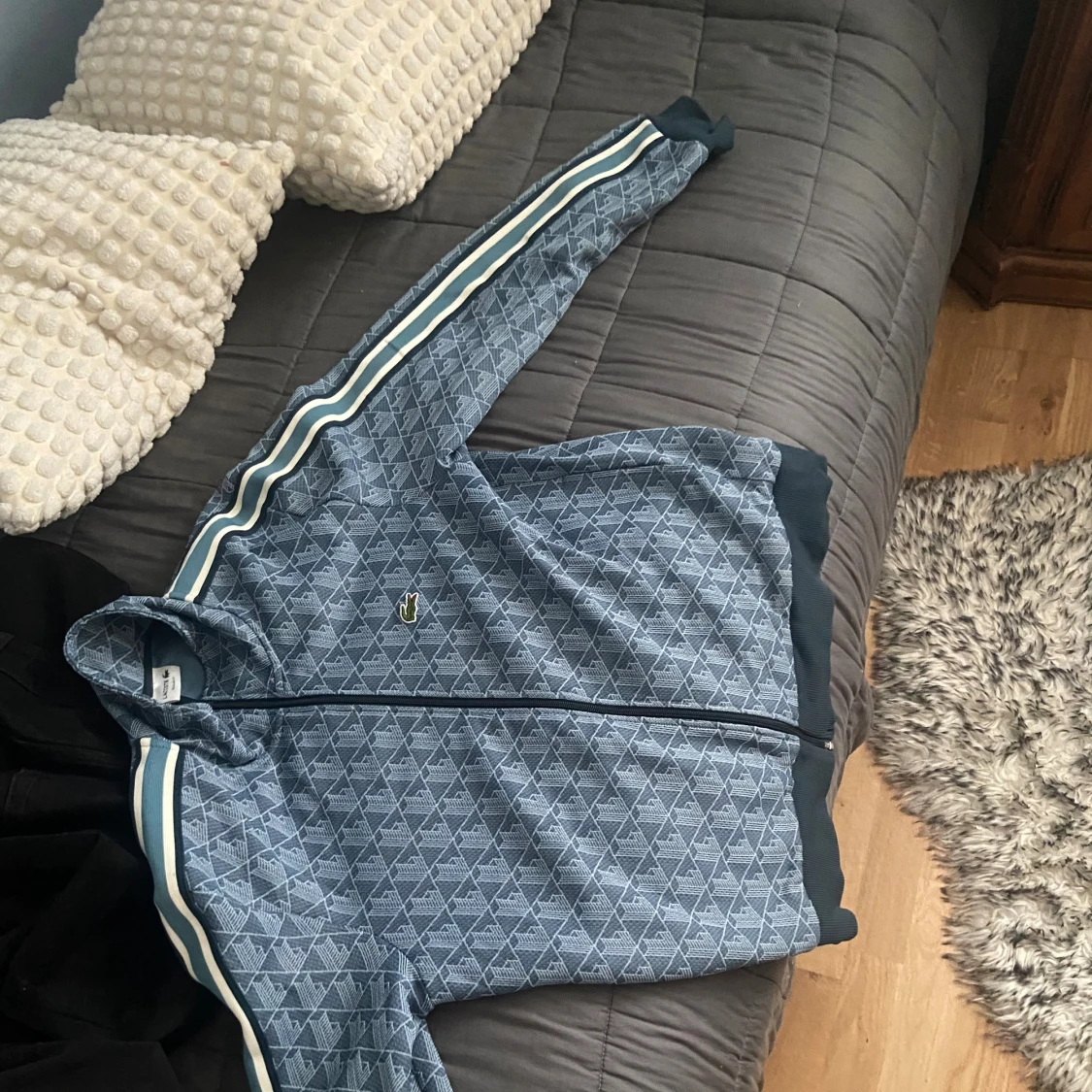 Blå mönstrad hoodie från Lacoste - 1