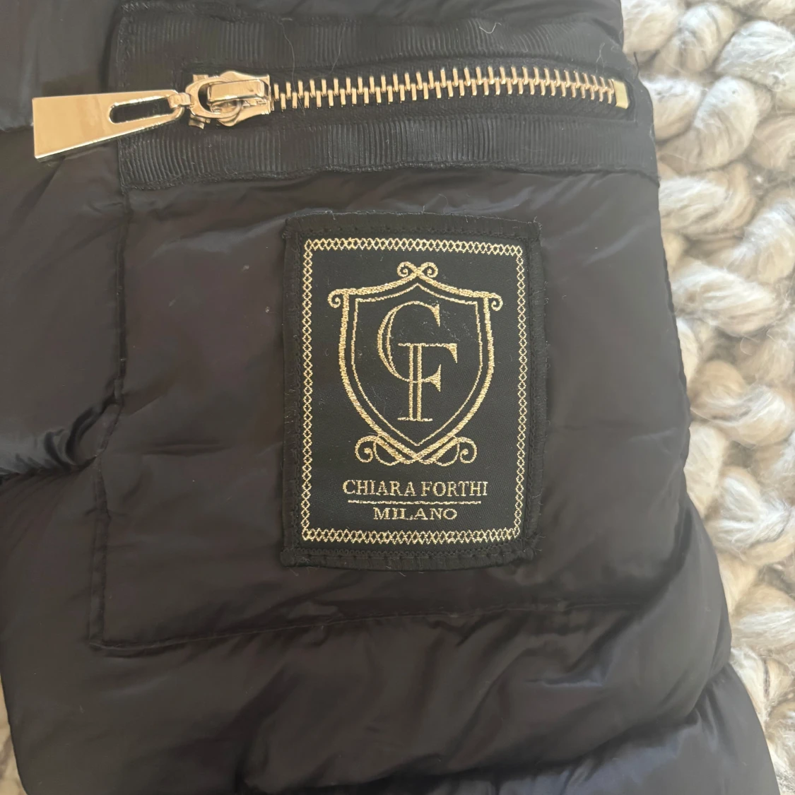 Svart dunjacka från Chiara Forthi - 3