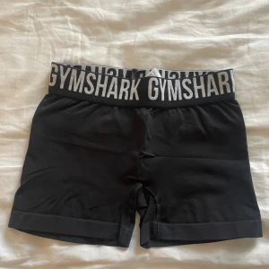 Svarta träningsshorts - Svarta träningsshorts från Gymshark i strl XS. Använda men i jättefint skick