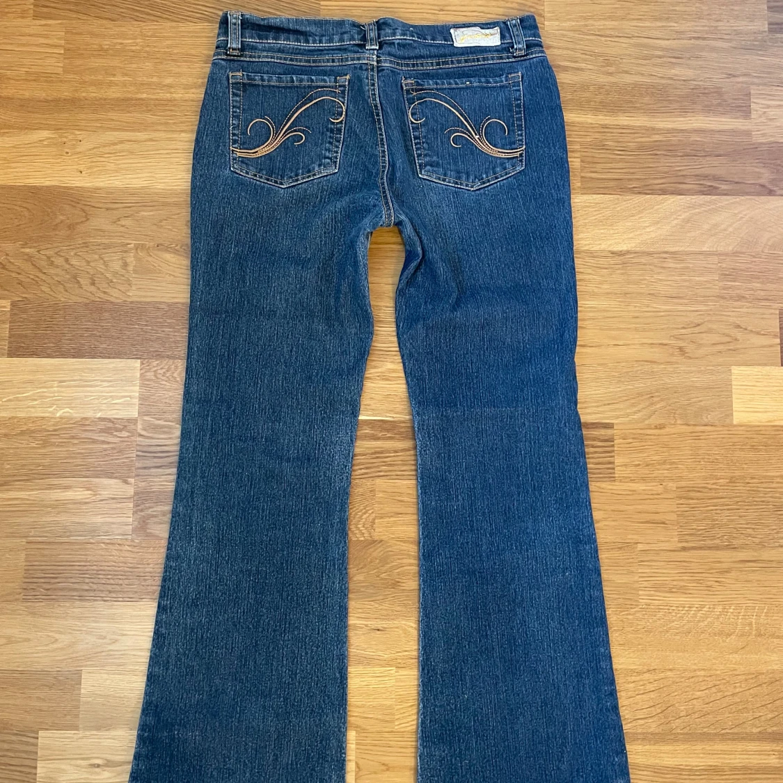 Blå bootcut jeans  - 1