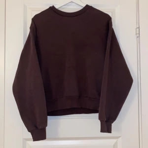 College tröja från Gina Tricot  - I fint skick!