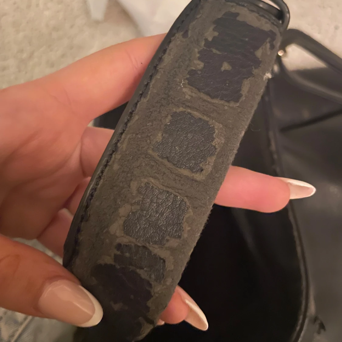 Mörkblå axelväska i skinn med dragkedja - 3