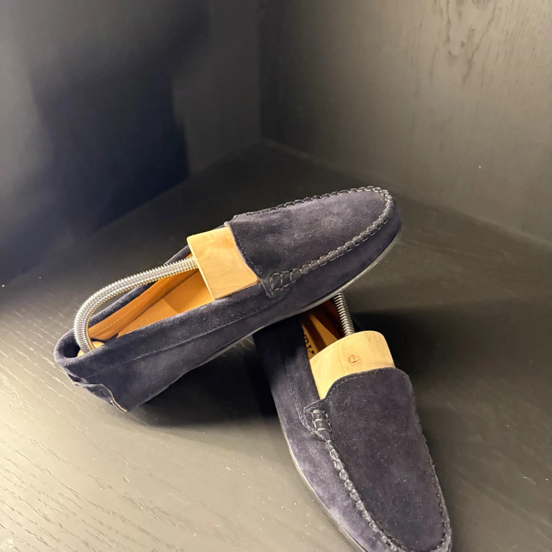 Mörkblå mocka loafers seglarskor - 2