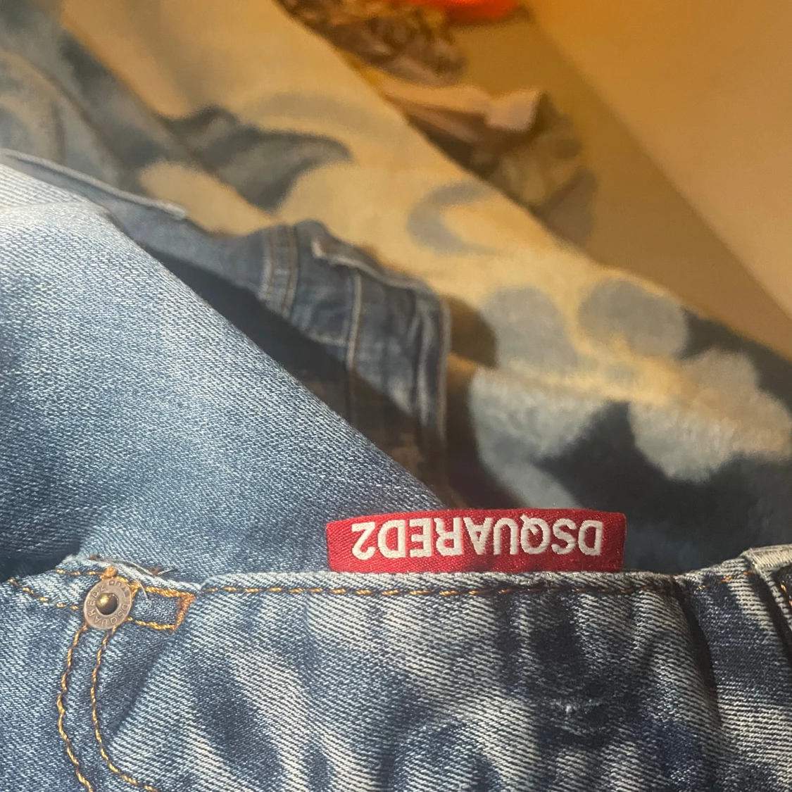 Dsquared2 mörkblå jeans med tryck - 2