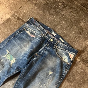 Vintage Replay Jeans  - Helt sinnessjukt snygga replay waitoms i 32/32, washed är tvär bra och slitningarna är på topp👏