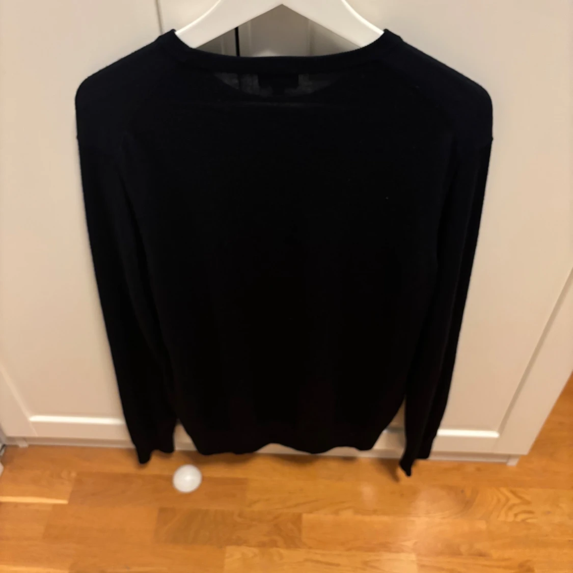 Marinblå stickad tröja från Uniqlo - 1