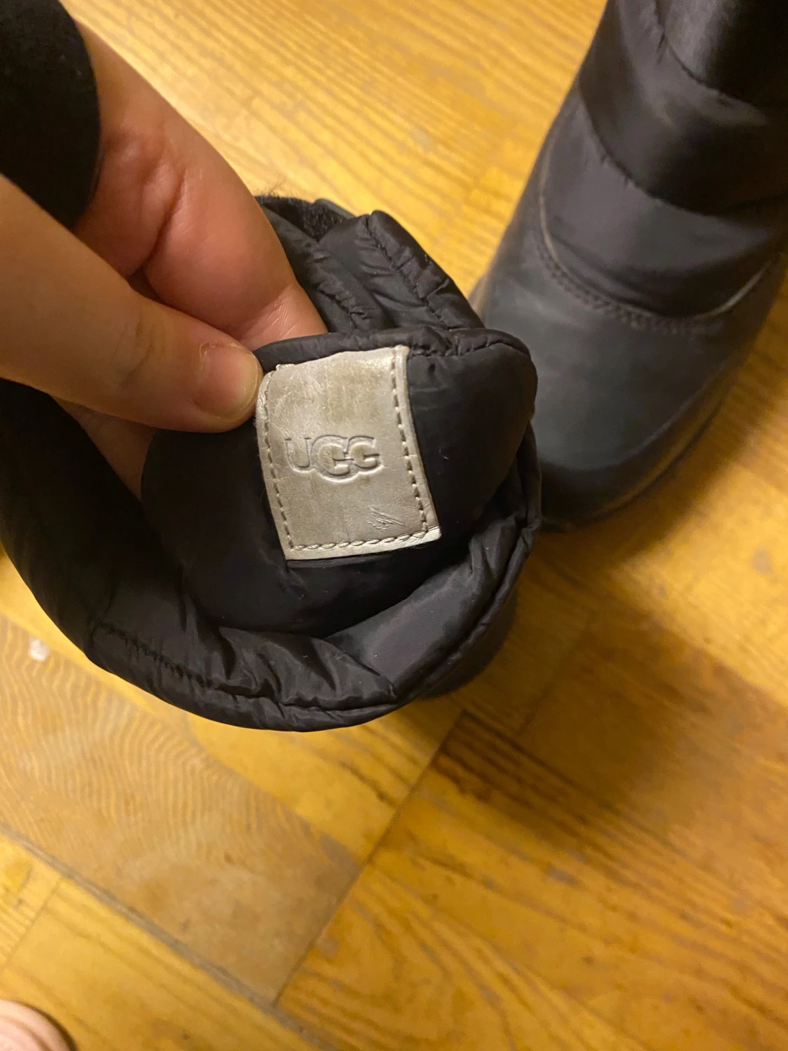Svarta moon boots från UGG - 1
