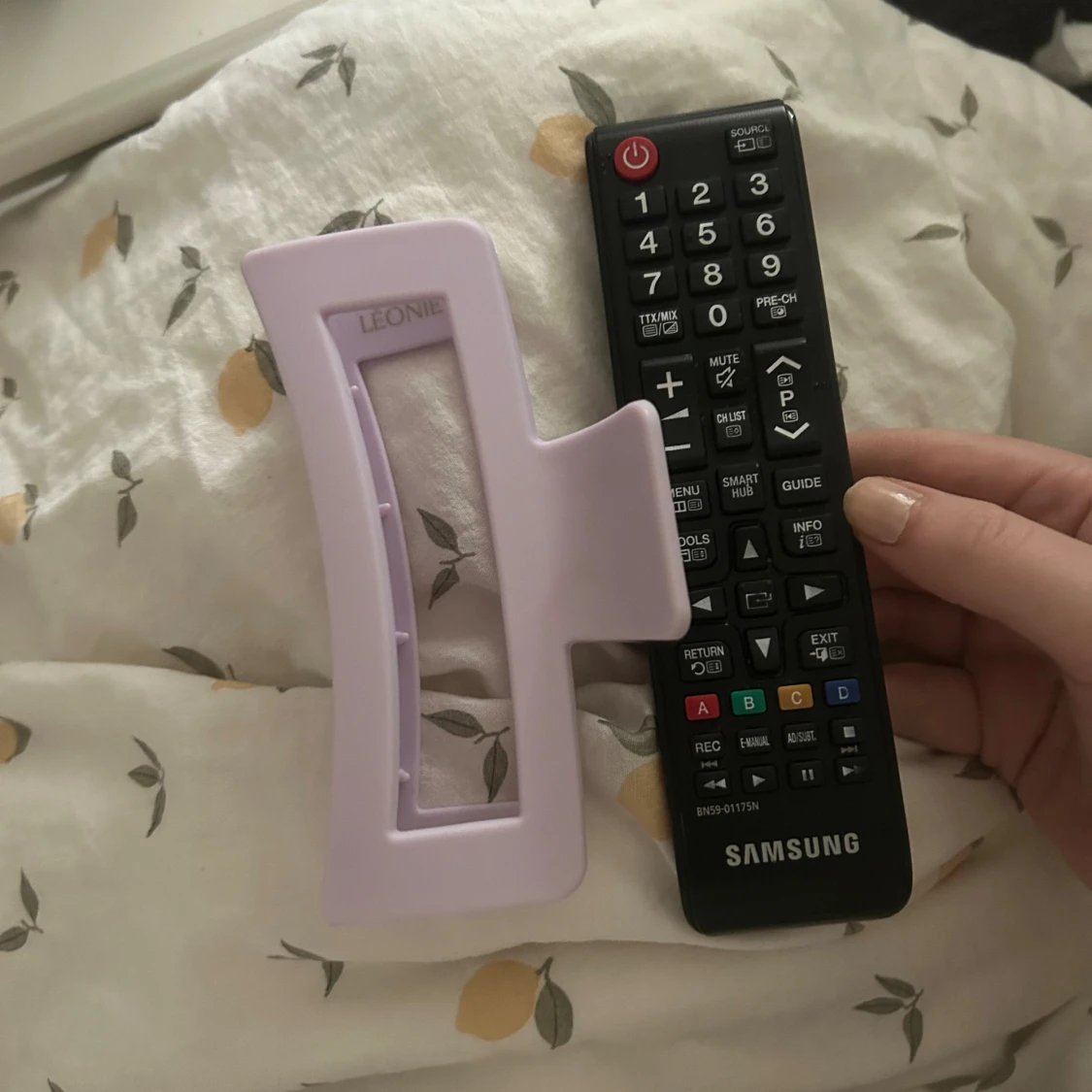 Lila XL hårklämma från Léonie - 2