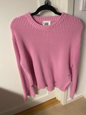 Tröja Twist & Tango - Rosa stickad tröja från Twist & Tango, storlek M, köpt på Vinted, markerad då som mycket bra skick, ej använd av mig.
