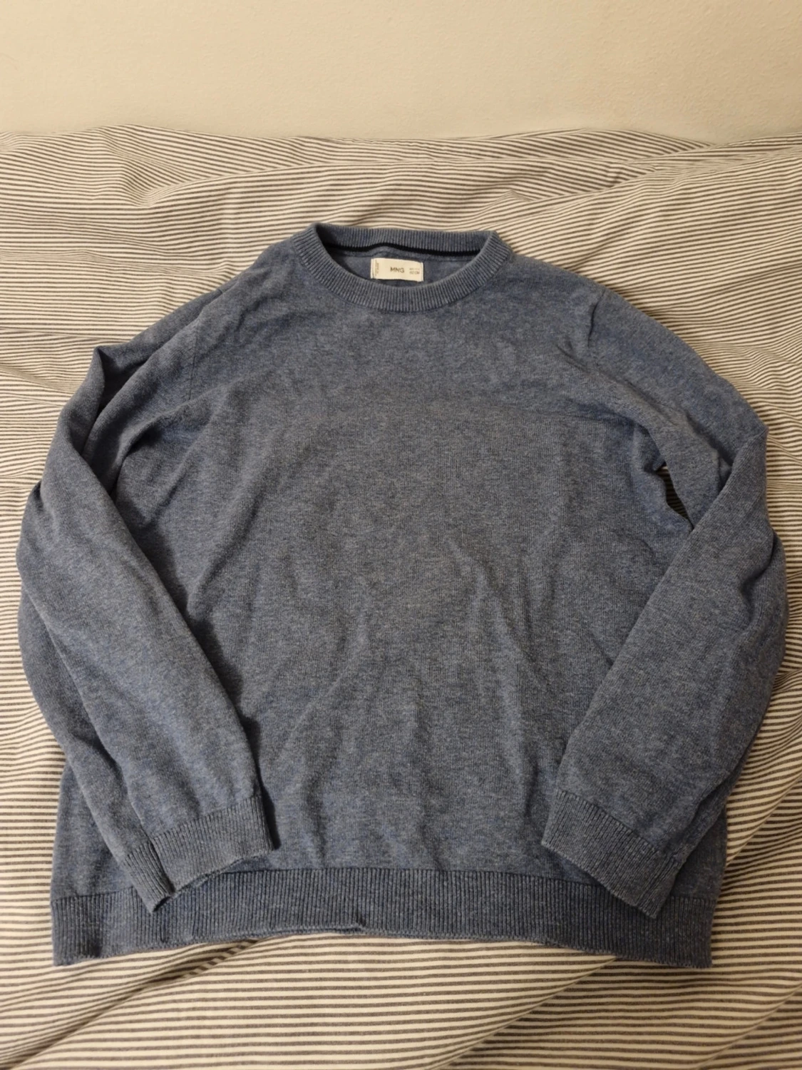 Två stickade tröjor - 1