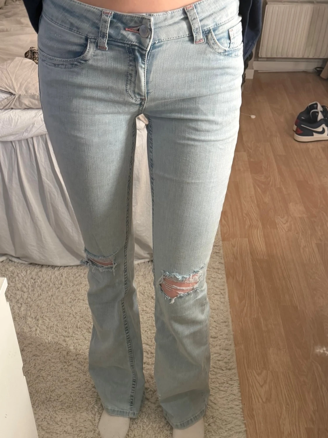 Ljusblå jeans från Nelly  - 1