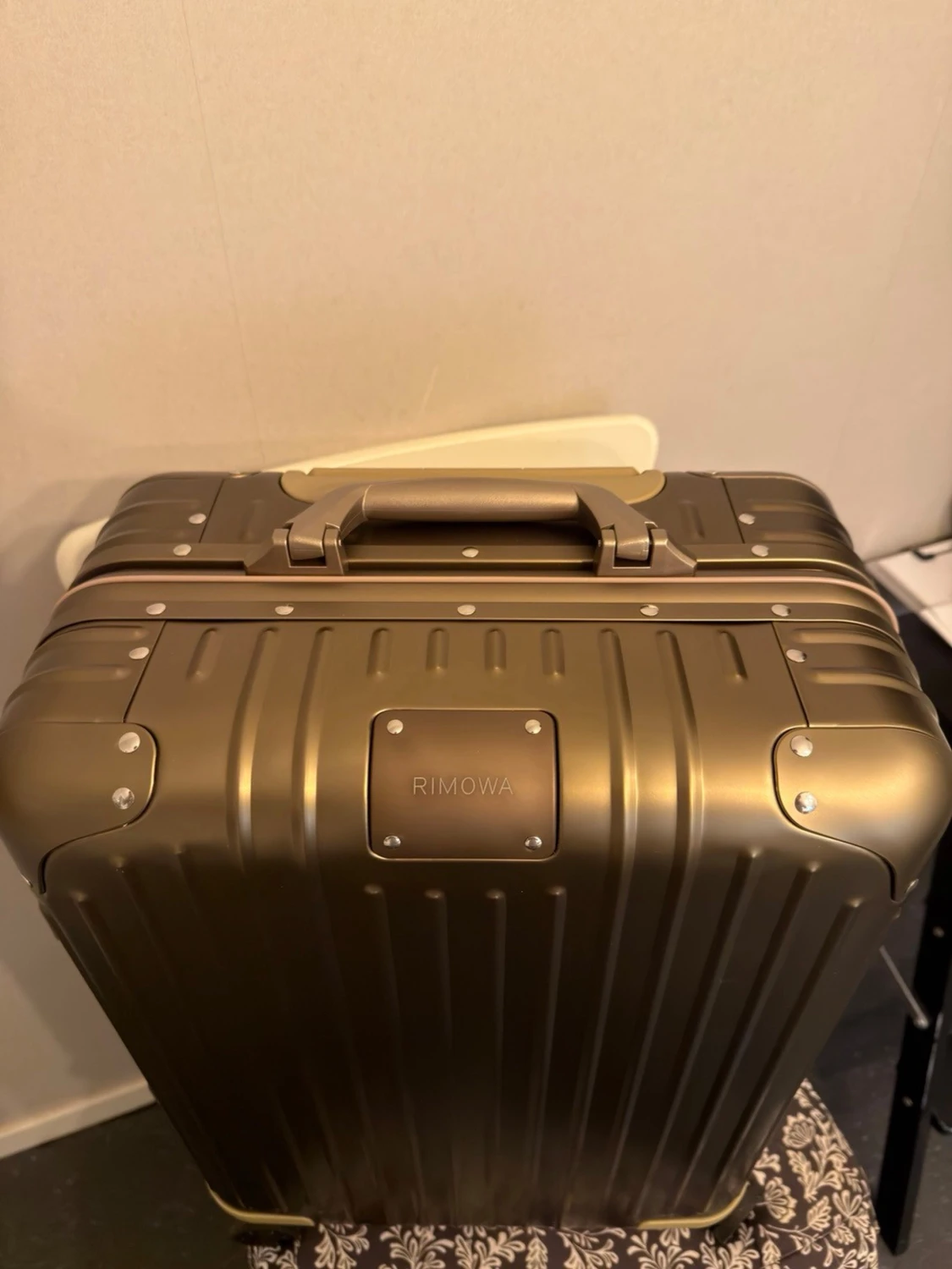 Olivgrön resväska från Rimowa - 2