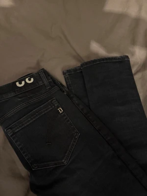 Dondup George Jeans - Skinny fit - Storlek 32 - skriv om det är något du undrar över! 