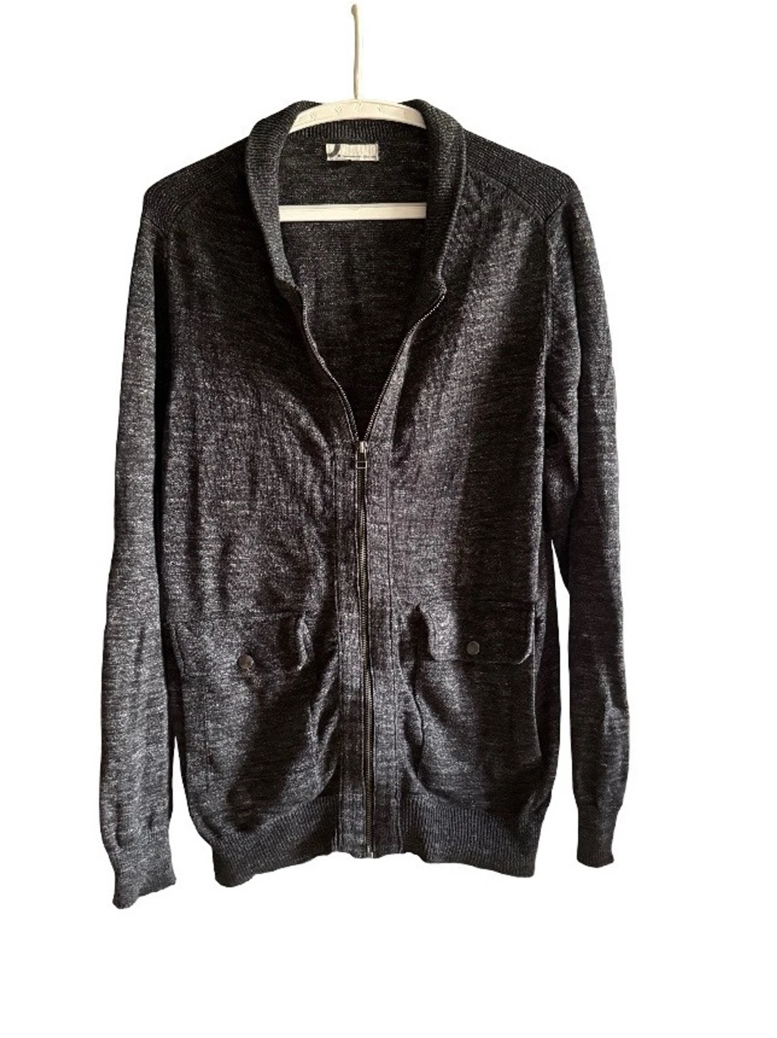 Mörkgrå ziptröja med fickor